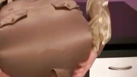 Sıcak eşek mutfakta anal porno ile kız